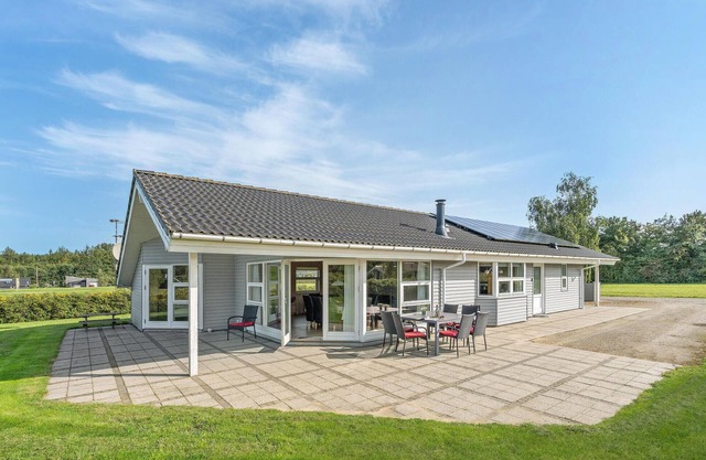 Nice home in Hovborg with sauna