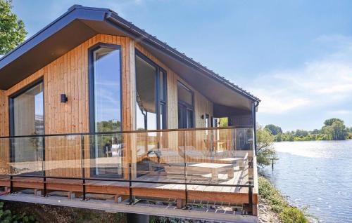 Nice Home In Kerkdriel With Lake View