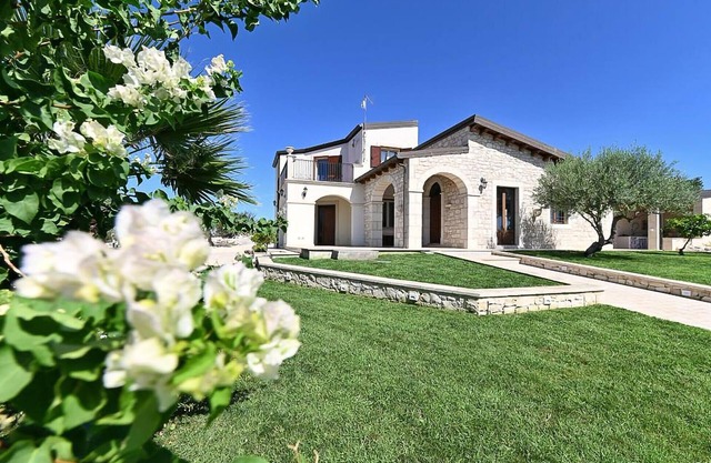 Nice home in Noto with WiFi