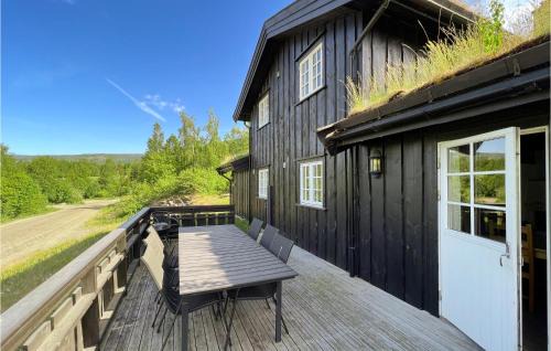 Nice Home In Øyer With Sauna