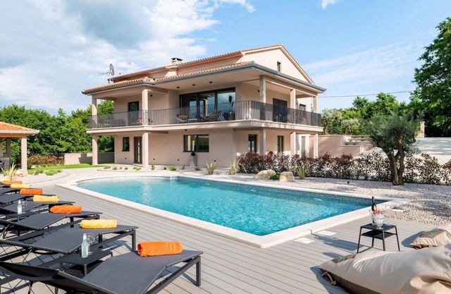 Nice home in Potpican