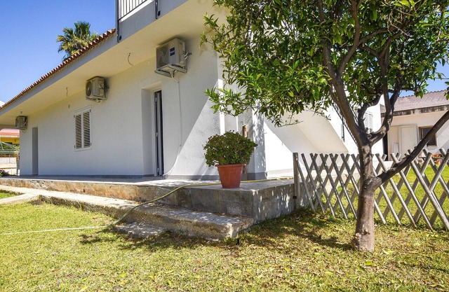 Nice home in Siracusa with WiFi