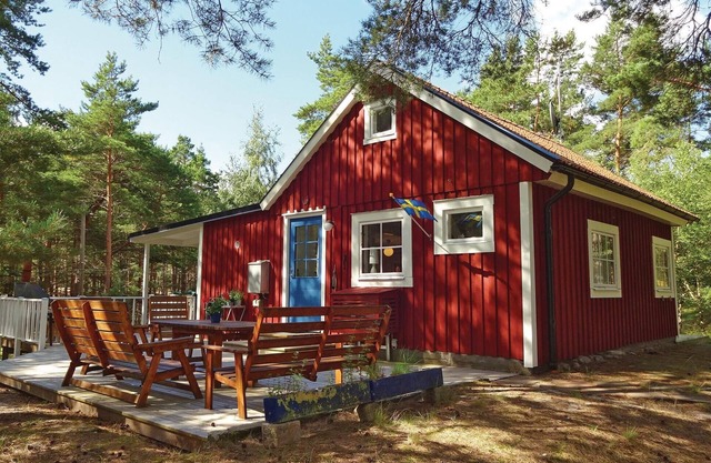 Nice home in Yngsjö with WiFi