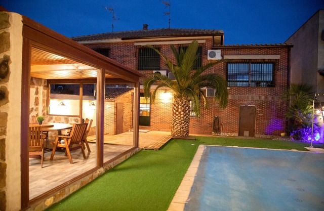 Nice townhouse with private pool, BBC and 2.5 km from Puy Du Fou.