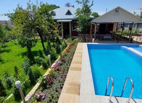 Nice yards villa Vəndam Kamran