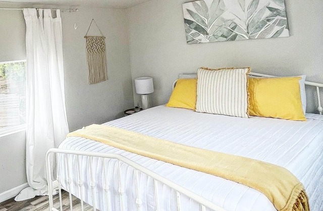 Nirvana Cabin @ 13 Acres - Stay/Shop/Yoga/Swim