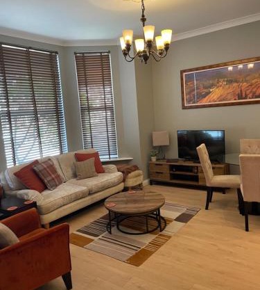 No 10 serviced apartment - Danes 2 Bedroom