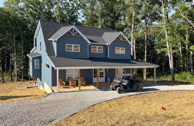 Nolin Lake Family Retreat: Deck, Fire Pit & Games!
