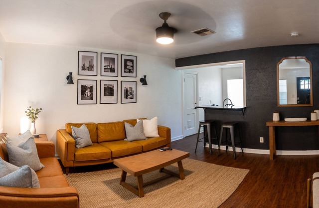 Norman OU Football Getaway - Comfortable, Convenient, Quiet - Newly Updated!