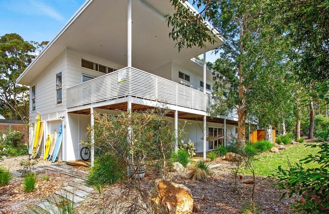 North Bendy Beach house located across the road from beaches