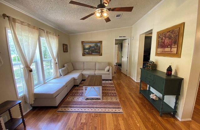North Florida Cabin near Springs/Trails/Campground/Fire Pit