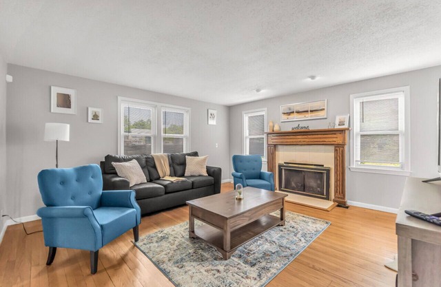 North Haven Charm – 3BD Yale Retreat