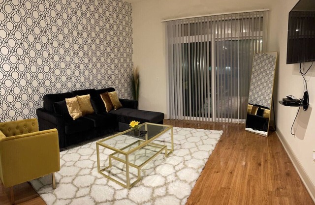 NRG suite with free parking