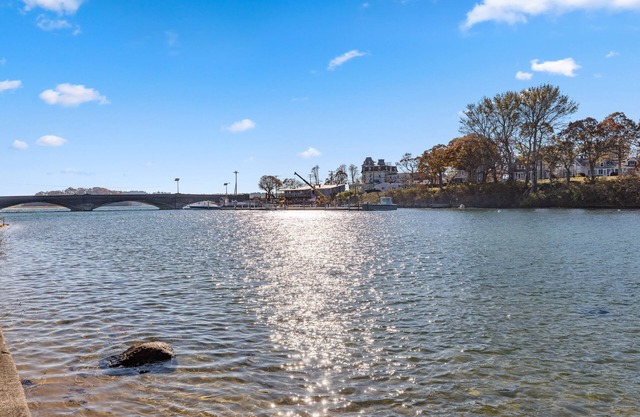 nStonebridge House, Onset Waterfront- Unit A