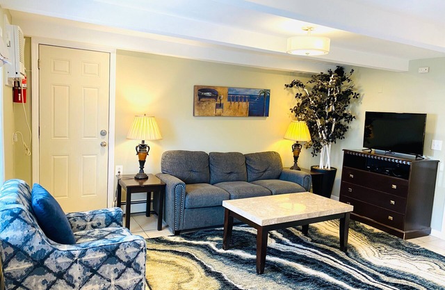 nVRBO PREMIER HOST LISTING - 2 BR BEACH SUITE - TWO POOLS. Full Kit & Liv Rm