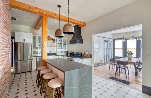 NW 23rd Luxury | Walk to Shops, Cafés & More