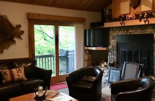 NWB6-Timberline Condo! Sleeps 8