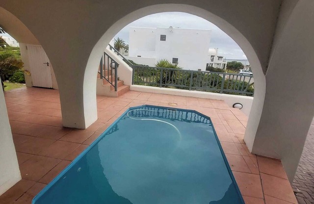 O Kapetanios a Lovely Greek styled 4-bedroom house with WiFi in Langebaan