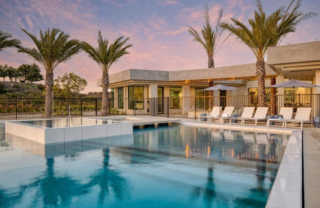 Oasis Del Sol by AvantStay Pool, Hot Tub, Views, Outdoor Dining, Open Spaced Living Area