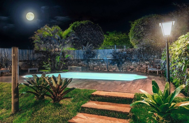 OASIS FOR YOUR FAMILY HOLIDAYS, swimming pool, jacuzzi, garden, 800 mts from the sea, pet
