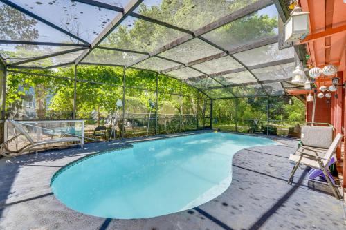 Oasis with Grill and Pool about 16 Mi to Orlando!