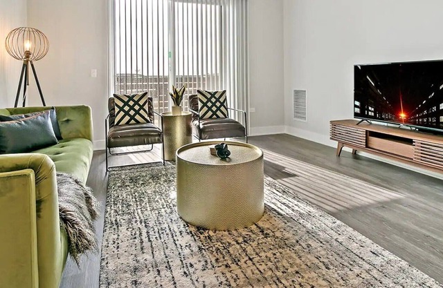 OB1 Oakbrook Retreat: 2BR Oasis w/ Convenient Parking