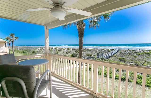 Ocean Bliss: 3BR Mod Haven, St. Aug