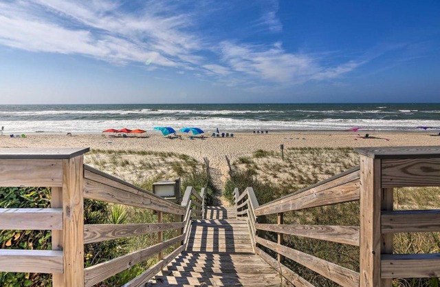 Ocean Club Condo Spectacular View and Beach Access!