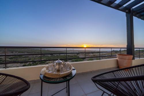 Ocean Dream - Spacious Duplex with Ocean View, Astonishing Sunset - 4 Bedrooms with Balcony - WIFI, IPTV