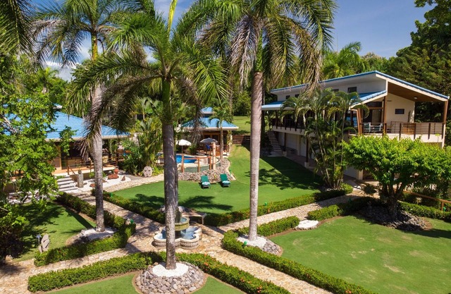 Ocean Estate, Pool Paradise, Tango Mar resort, Surf, Nicoya Penninsula 16 people