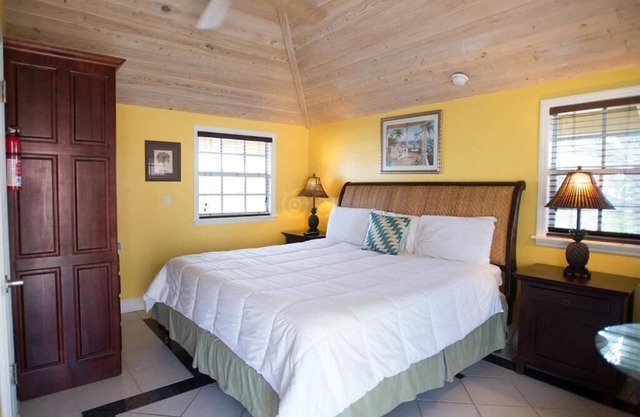 Ocean Family Studio Bungalow