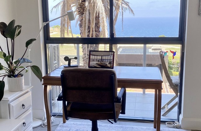 Ocean front apartment in Vaucluse