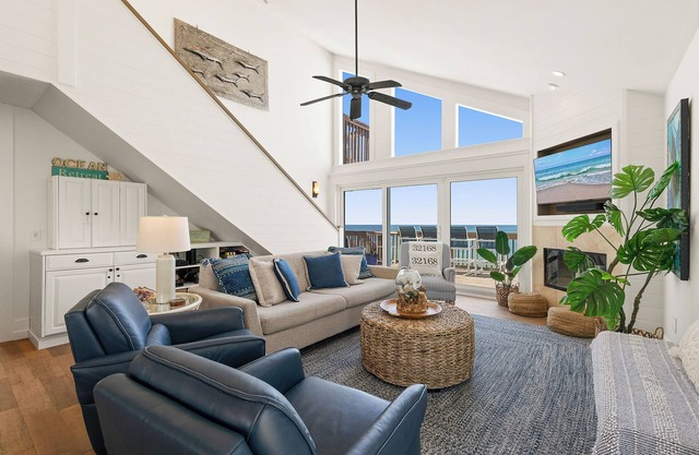 ☀️Ocean Front - Pet Friendly - Steps to Beach - Dolphin House ☀️