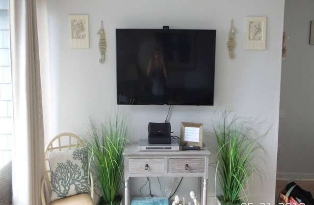 Ocean Front. Pool. Beach Badges. WIFI. Washer & Dryer. Ocean Front 3rd floor.