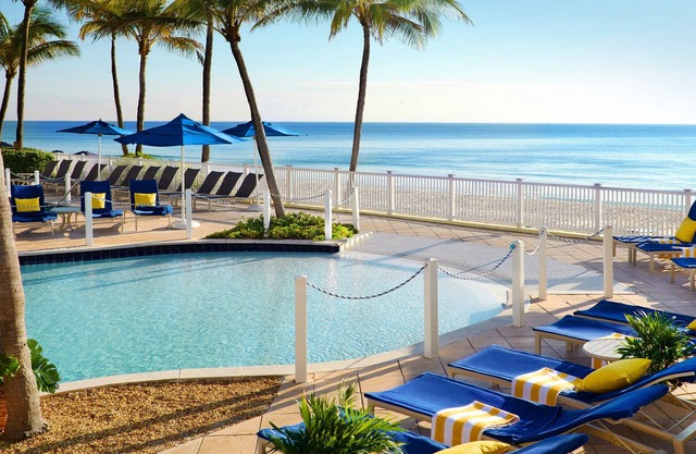OCEAN FRONT Suite At A Beautiful Resort Right On The Sand!!