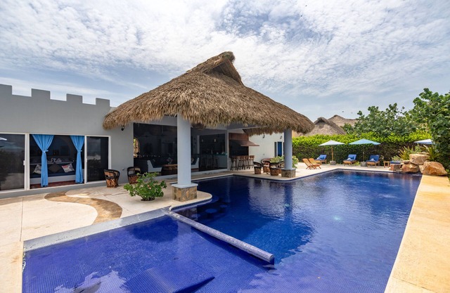 OCEAN FRONT WORLD-CLASS VILLA