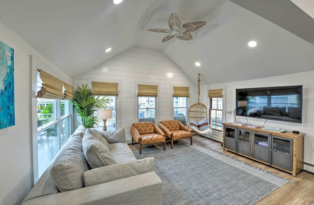 Ocean Grove Apt. w/Balcony: 1 Block to the Beach!