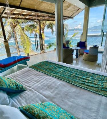 Ocean Suite By A&J - Exceptional Beachfront Apartment - Candidasa