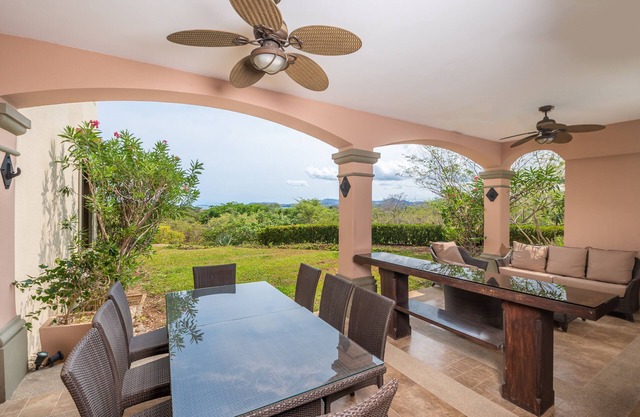 Ocean view condo with garden terrace in beautiful Reserva Conchal