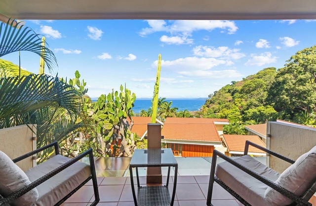 Ocean View 4 Bedroom Villa Steps to Beach & Resort Amenities