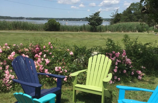 Ocean view, FREE BEACH PASS. Short drive to multiple beaches and water park!