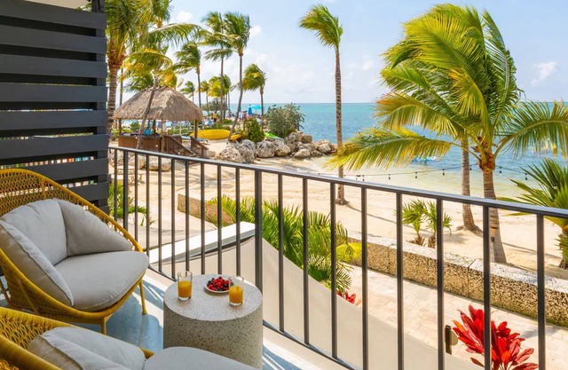 Ocean View Guest Room, 1 King, Balcony | Pool