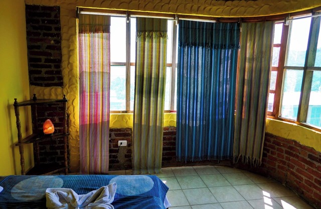 Ocean View Villa with spacious Master Suite, perfect for families and friends