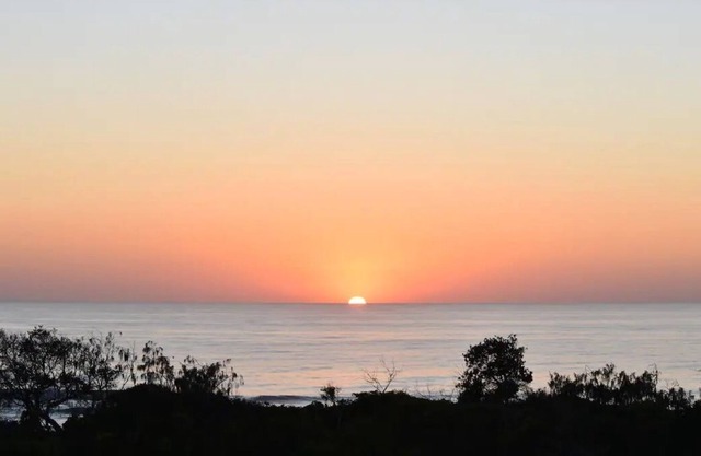 Ocean Views Escape - Beach, Pool, Wifi, Parking