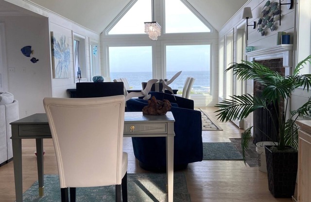 Oceanfront house on exclusive Fortunes Rocks Beach