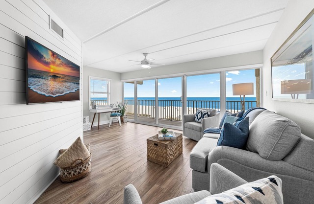 Oceanfront Penthouse Condo - Beach, Pool, Elevator, & Close to Everything!
