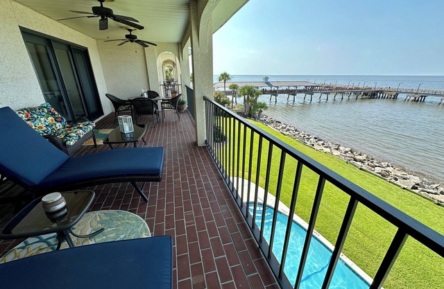 Oceanside, Top & Center at Pier Pointe-10% off most of yr for 7 or more nights