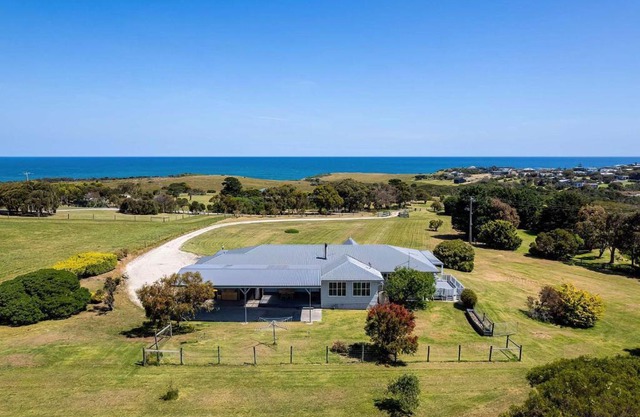 Oceanview On the Hill
