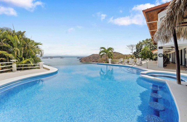 Oceanview Retreat w/Private Infinity Pool