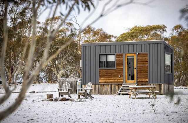 Off-grid Tiny House @ Big Yard Escapes, Bushland